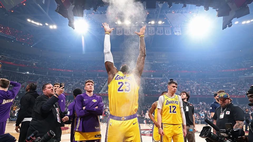 詹姆斯今夏有意重返 NBA 克利夫兰骑士?