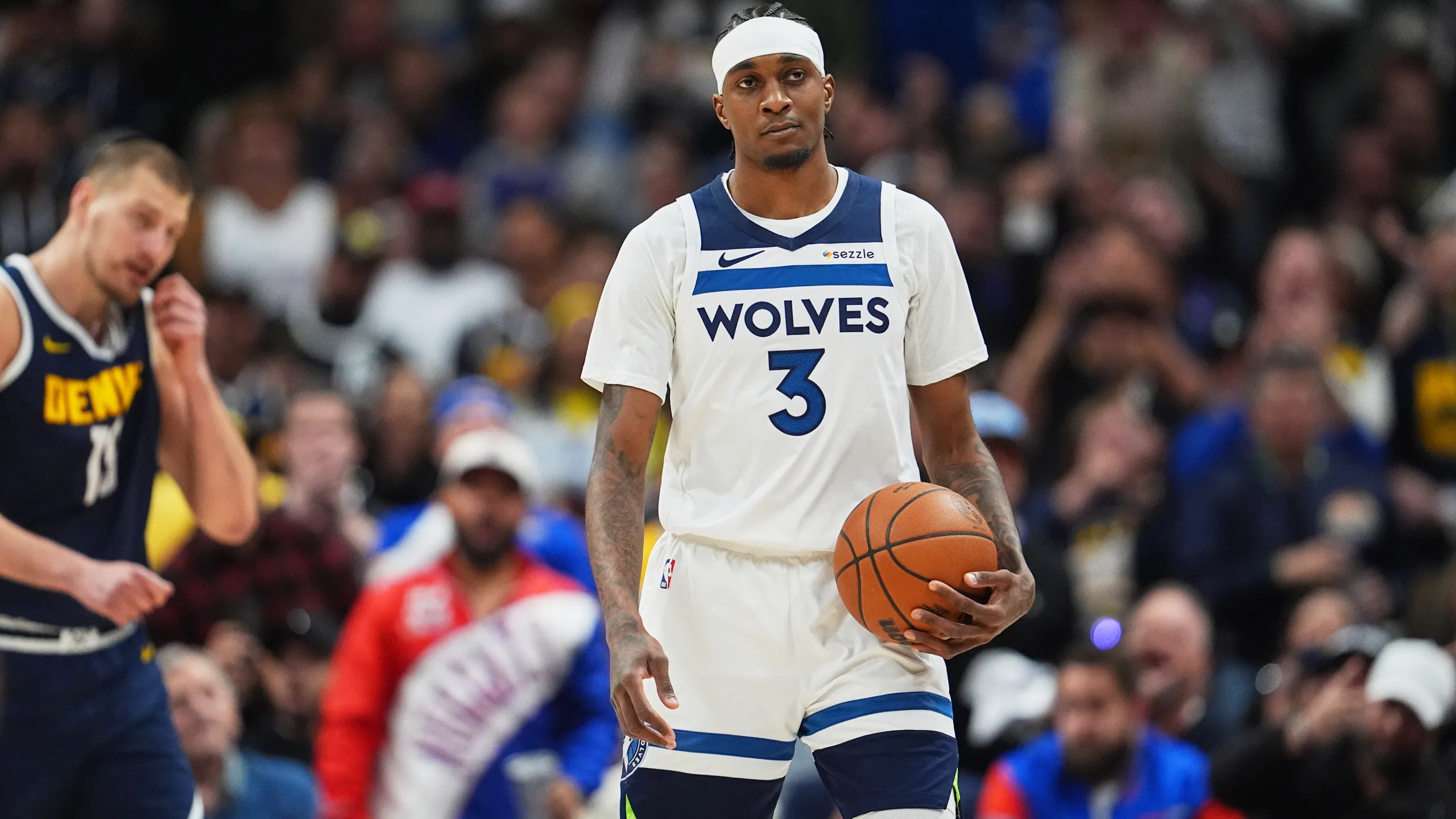 NBA 掘金主场战胜森林狼大比分3-2