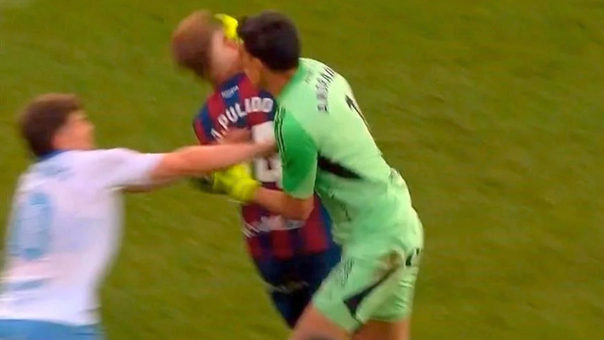 萨拉戈萨门将拳击对手队长恐遭重罚