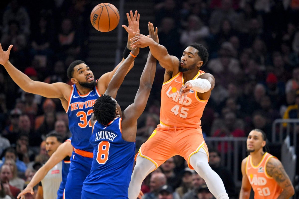 NBA 东部决赛尼克斯末节落后22分逆转骑士